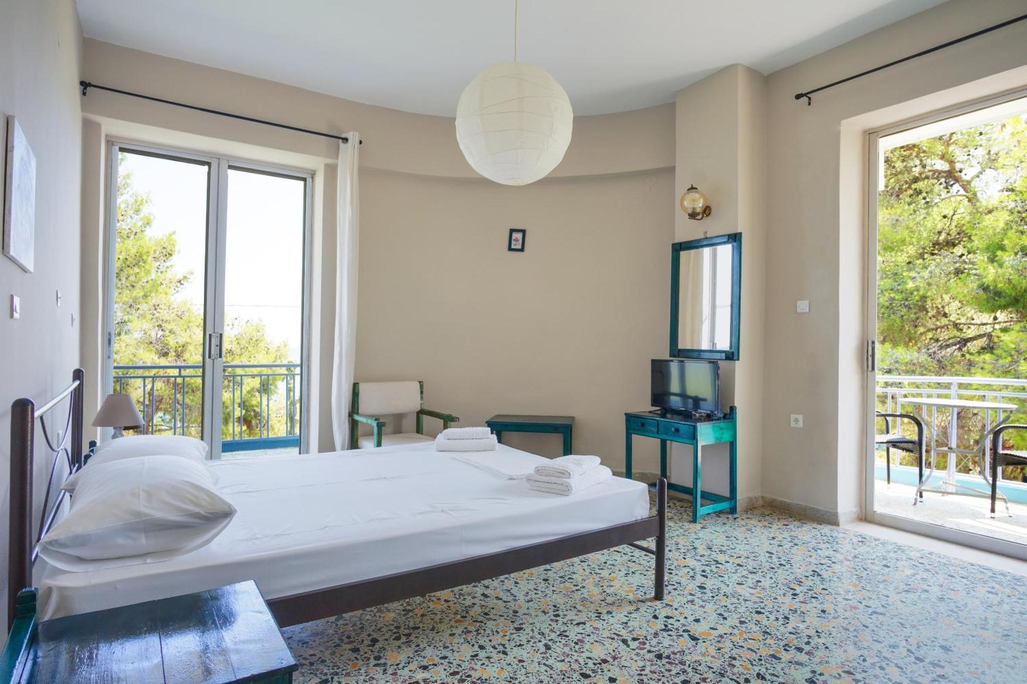 Hotel Korfos - Ξενοδοχείο Κόρφος Renovated Kórfos Exterior foto