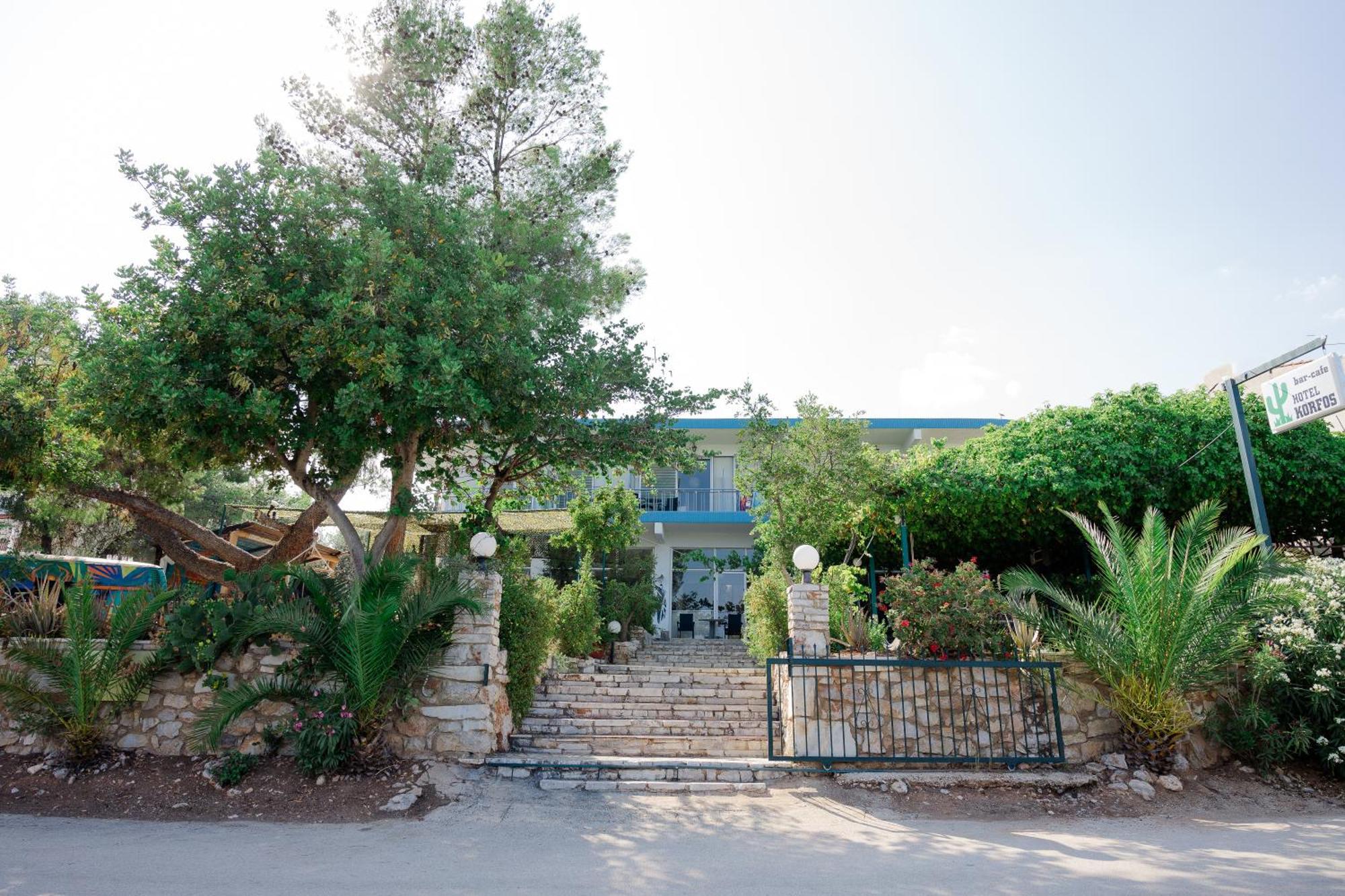 Hotel Korfos - Ξενοδοχείο Κόρφος Renovated Kórfos Exterior foto