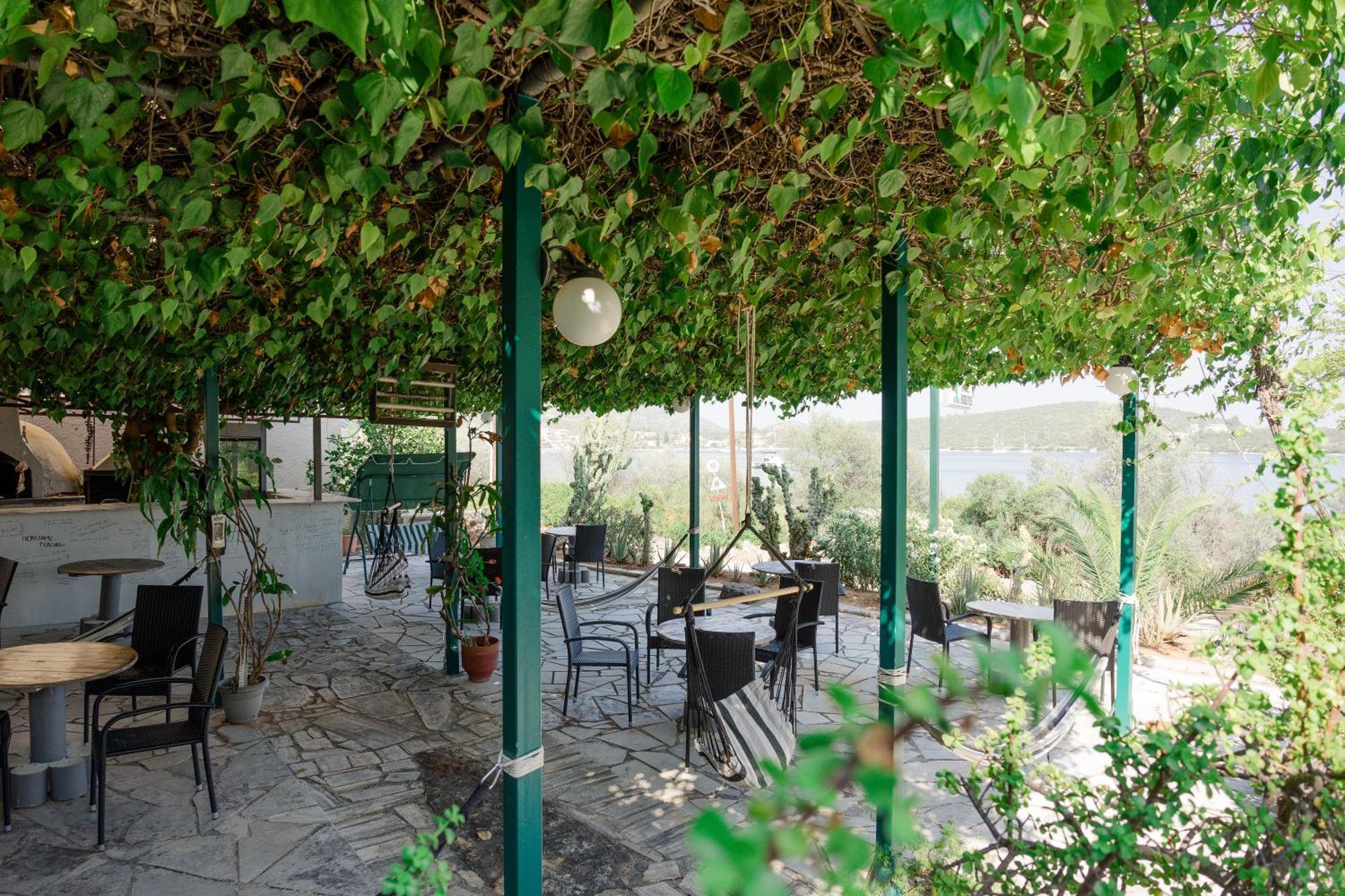 Hotel Korfos - Ξενοδοχείο Κόρφος Renovated Kórfos Exterior foto
