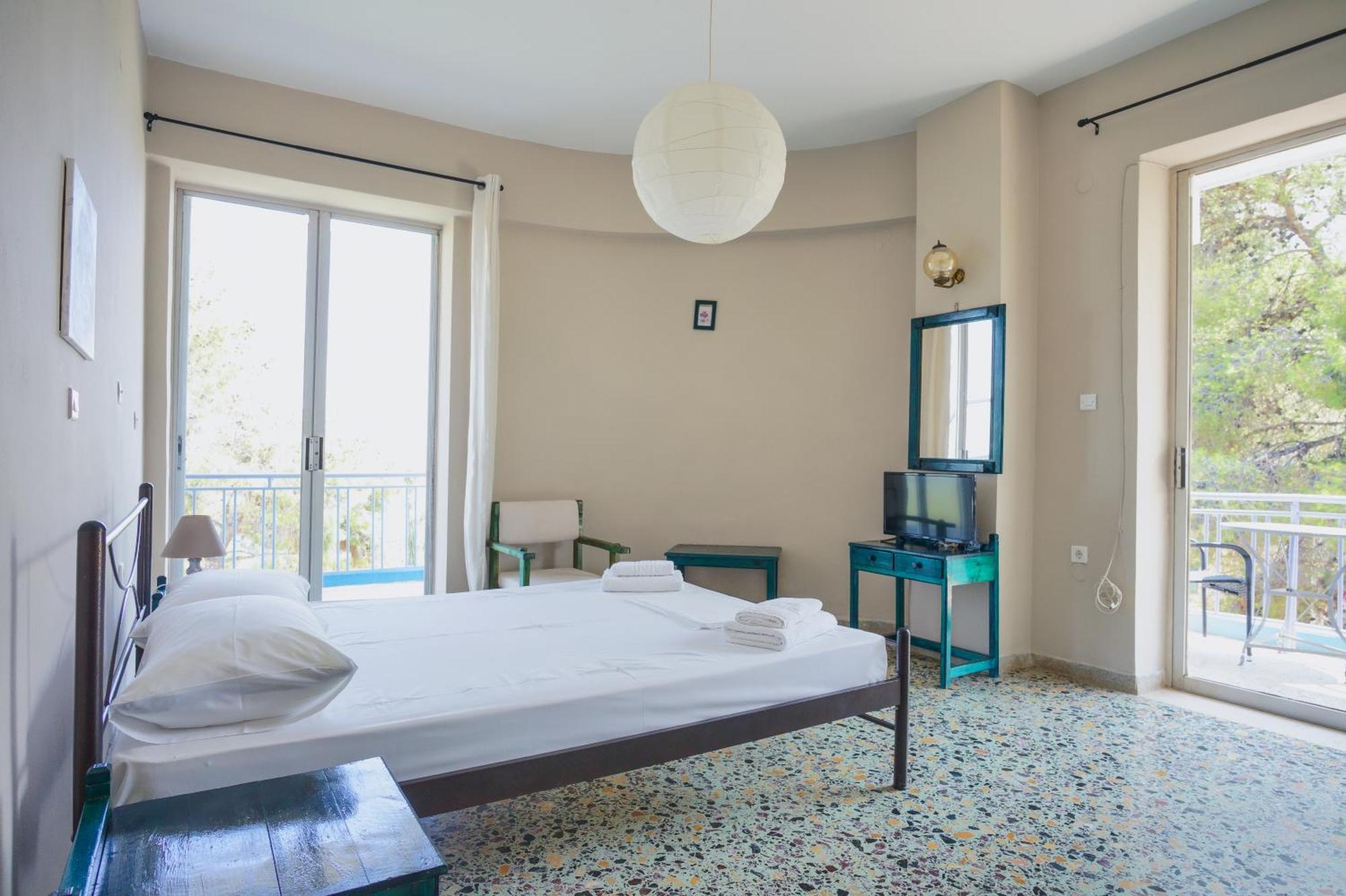 Hotel Korfos - Ξενοδοχείο Κόρφος Renovated Kórfos Exterior foto